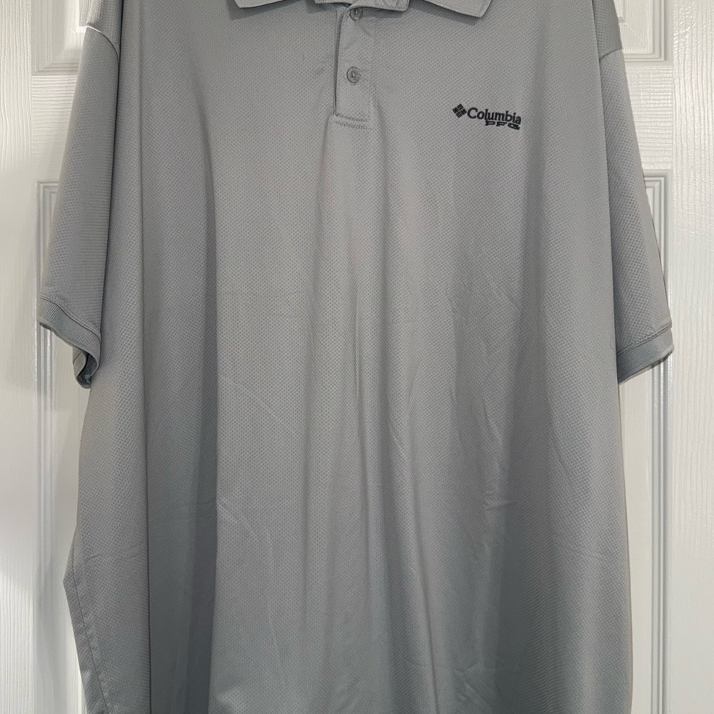 Columbia Men's Light Gray Polo Shirt